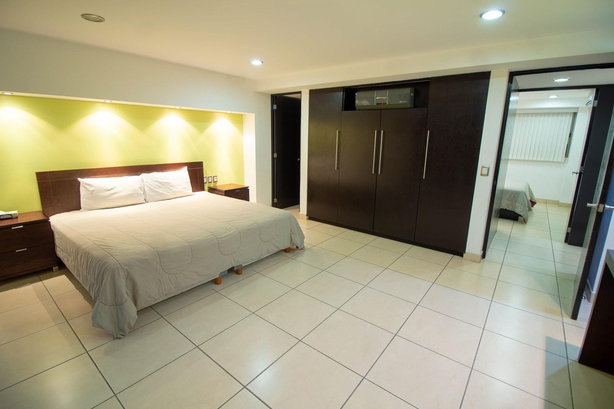 Ramada By Wyndham Acapulco Hotel & Suites Buitenkant foto
