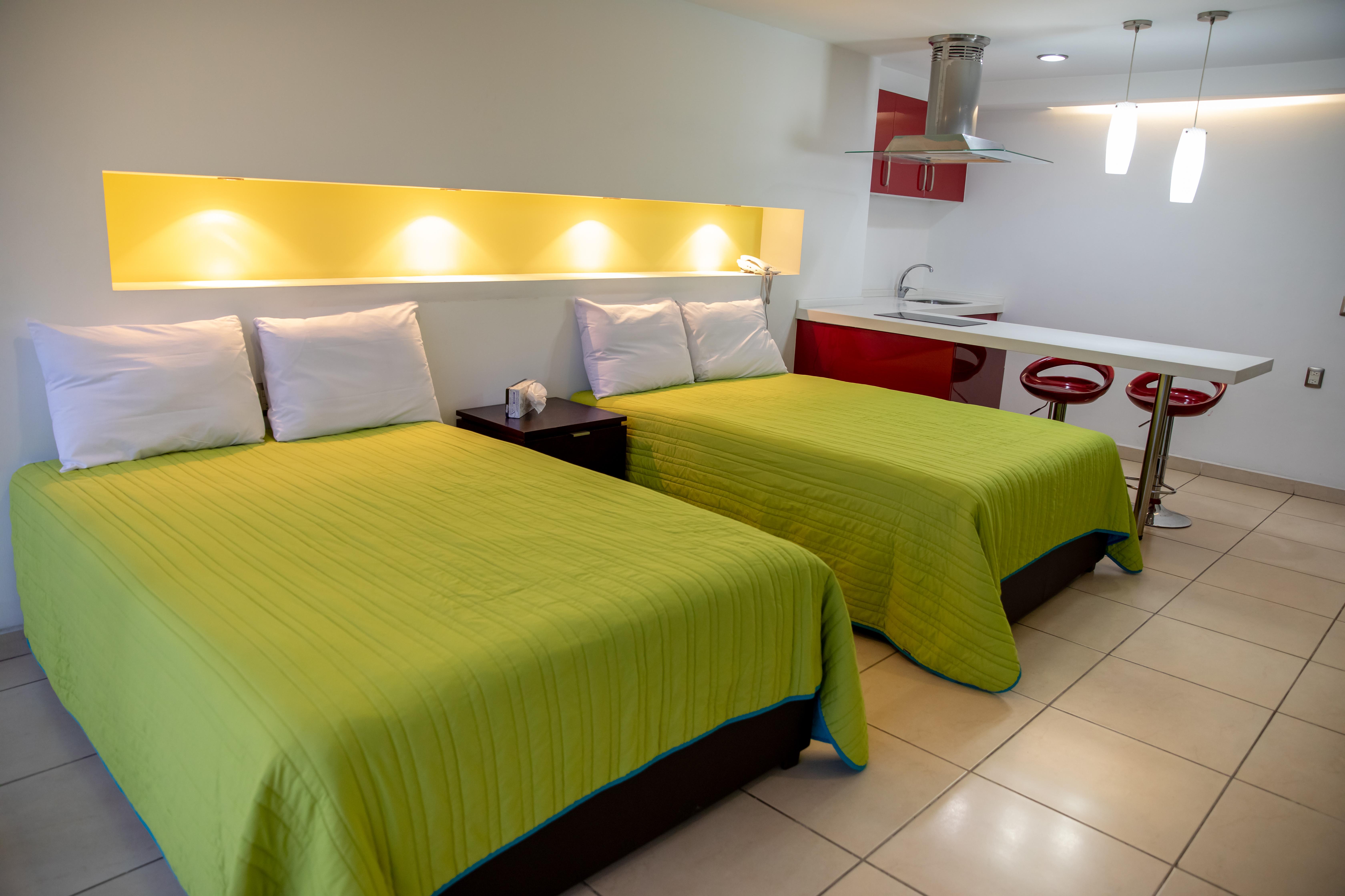Ramada By Wyndham Acapulco Hotel & Suites Buitenkant foto