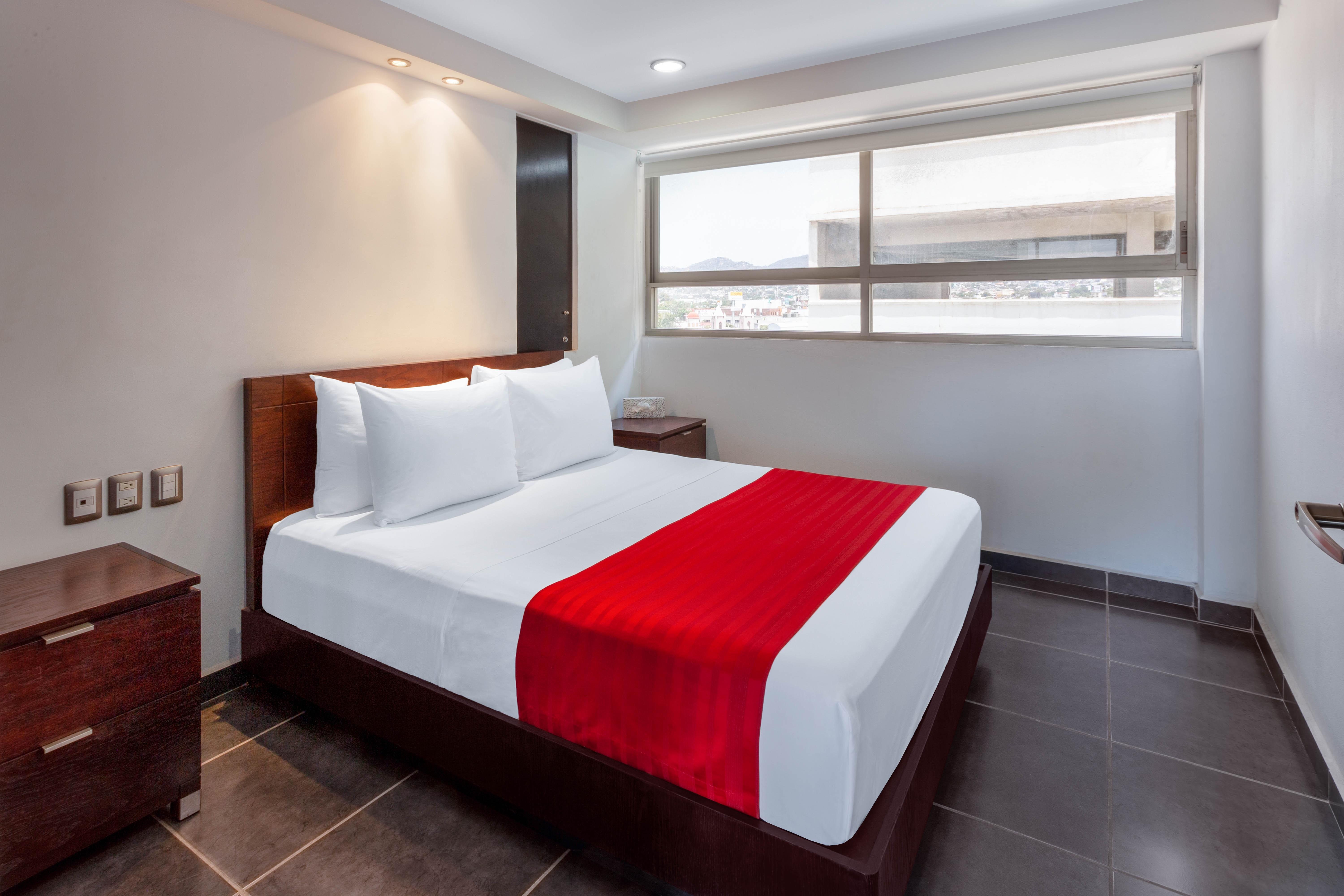 Ramada By Wyndham Acapulco Hotel & Suites Buitenkant foto