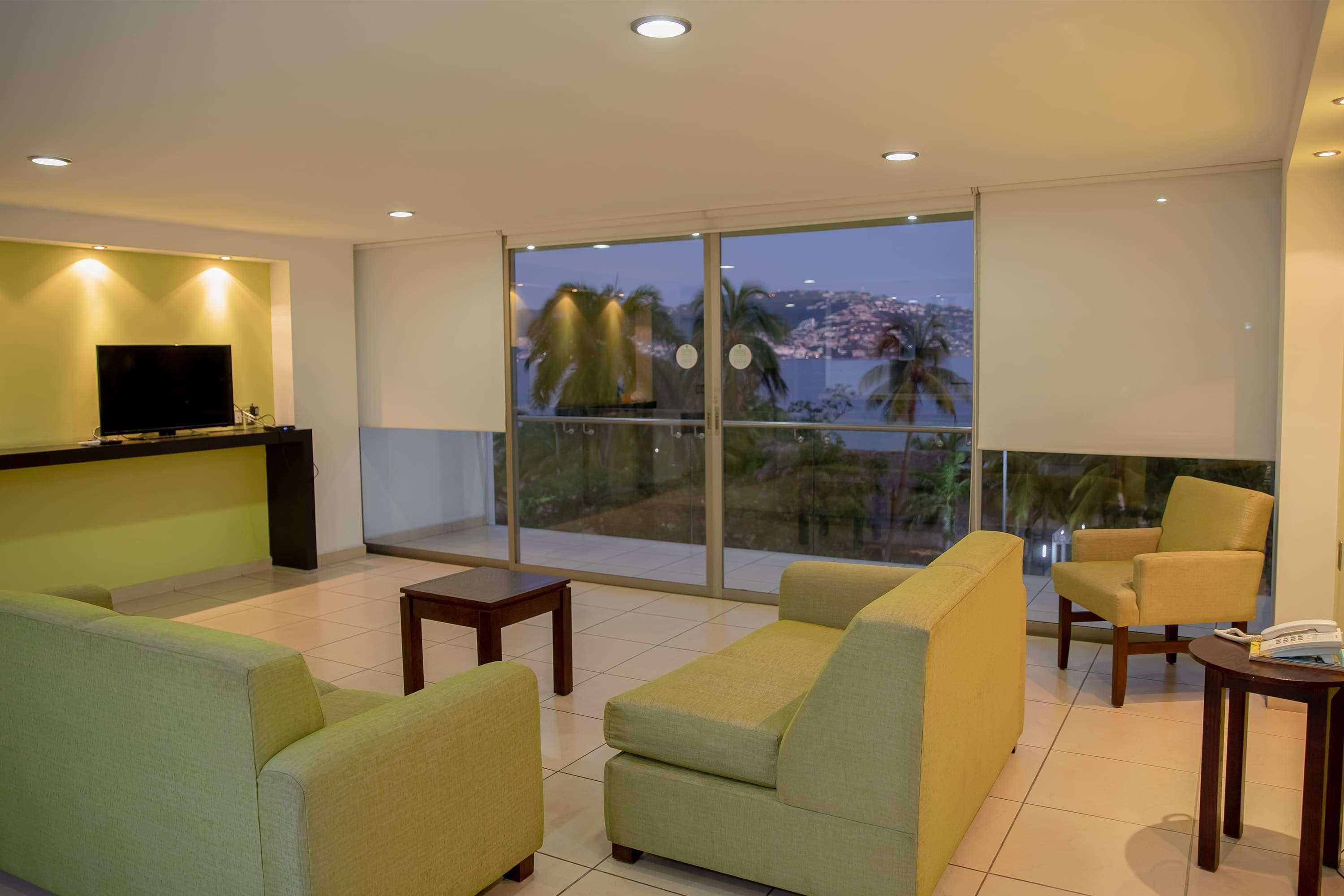 Ramada By Wyndham Acapulco Hotel & Suites Buitenkant foto