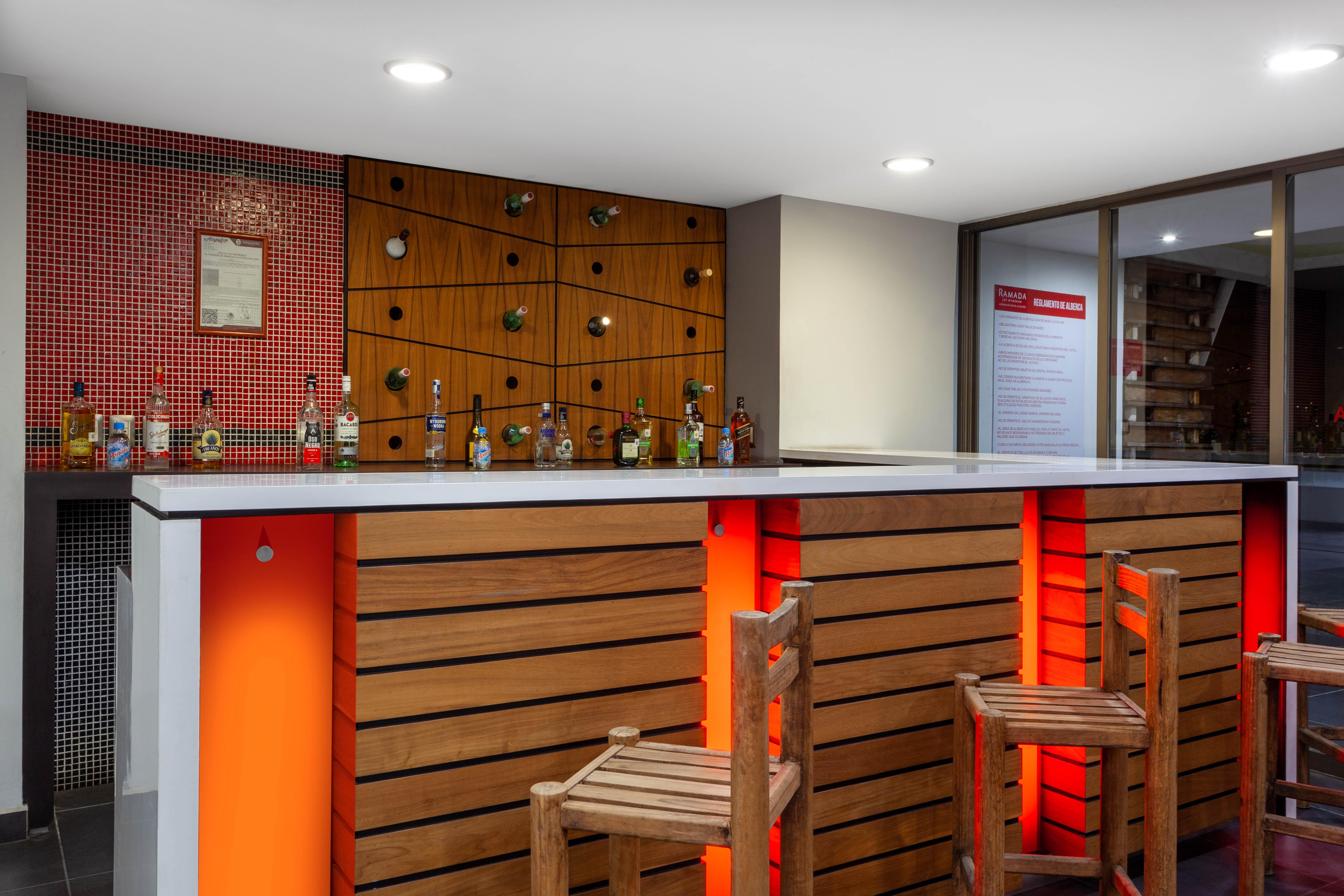 Ramada By Wyndham Acapulco Hotel & Suites Buitenkant foto