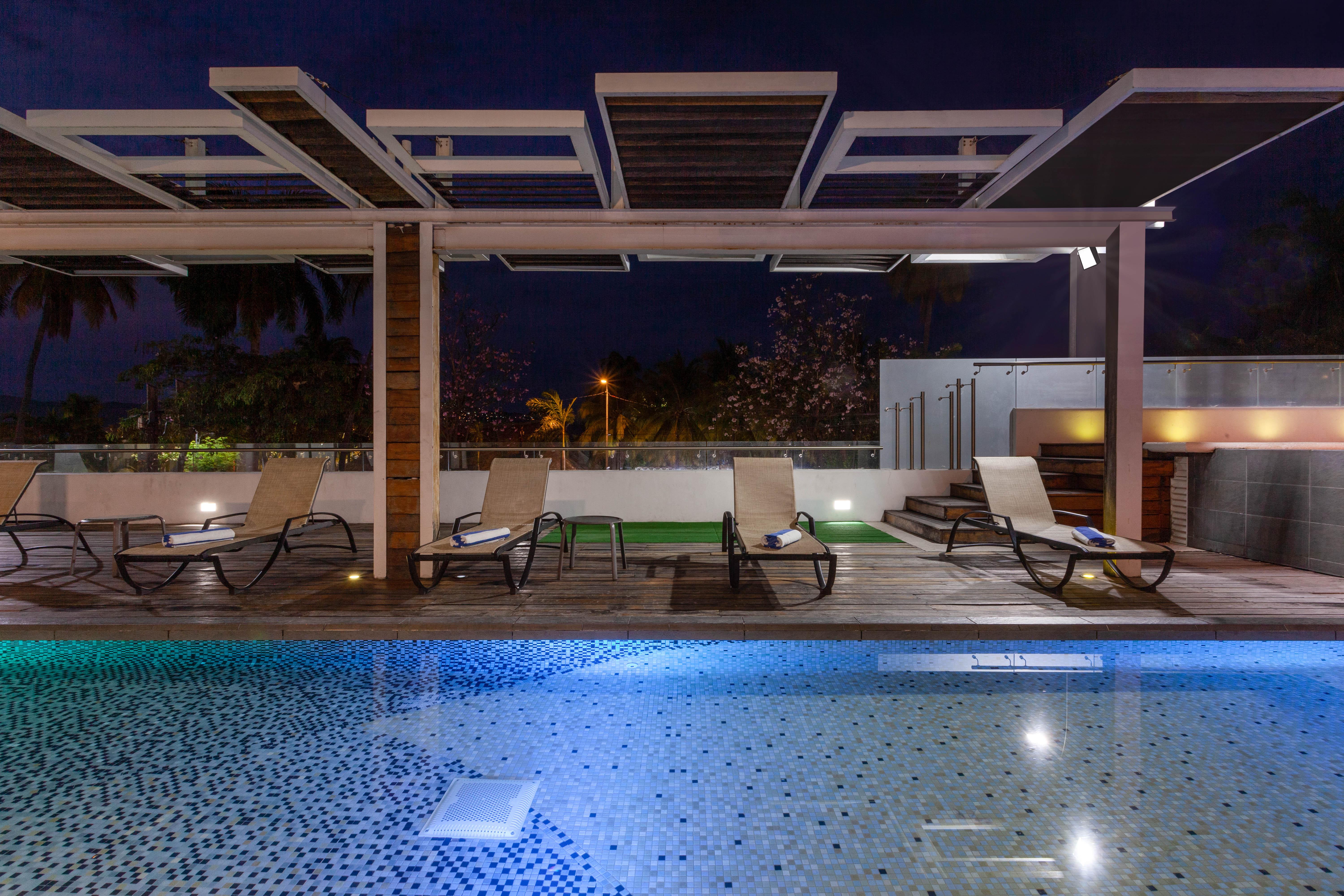 Ramada By Wyndham Acapulco Hotel & Suites Buitenkant foto