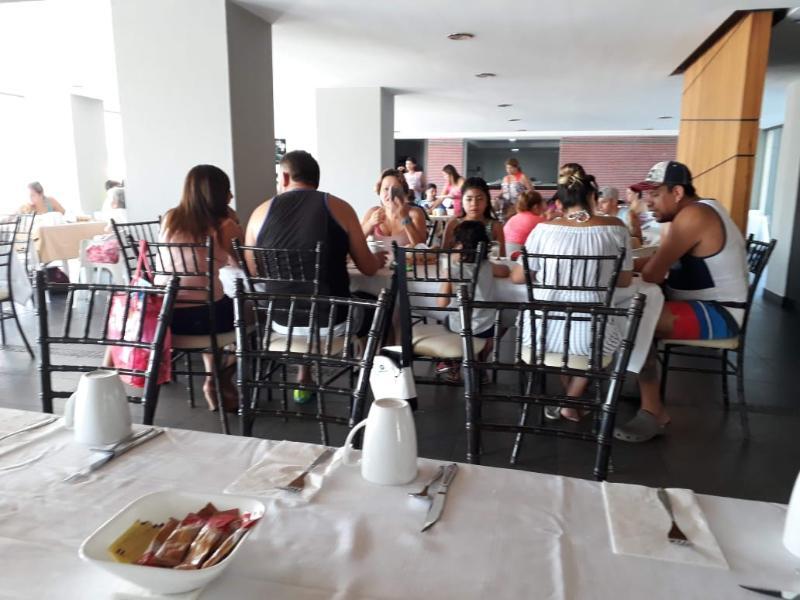 Ramada By Wyndham Acapulco Hotel & Suites Buitenkant foto