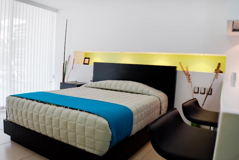 Ramada By Wyndham Acapulco Hotel & Suites Buitenkant foto