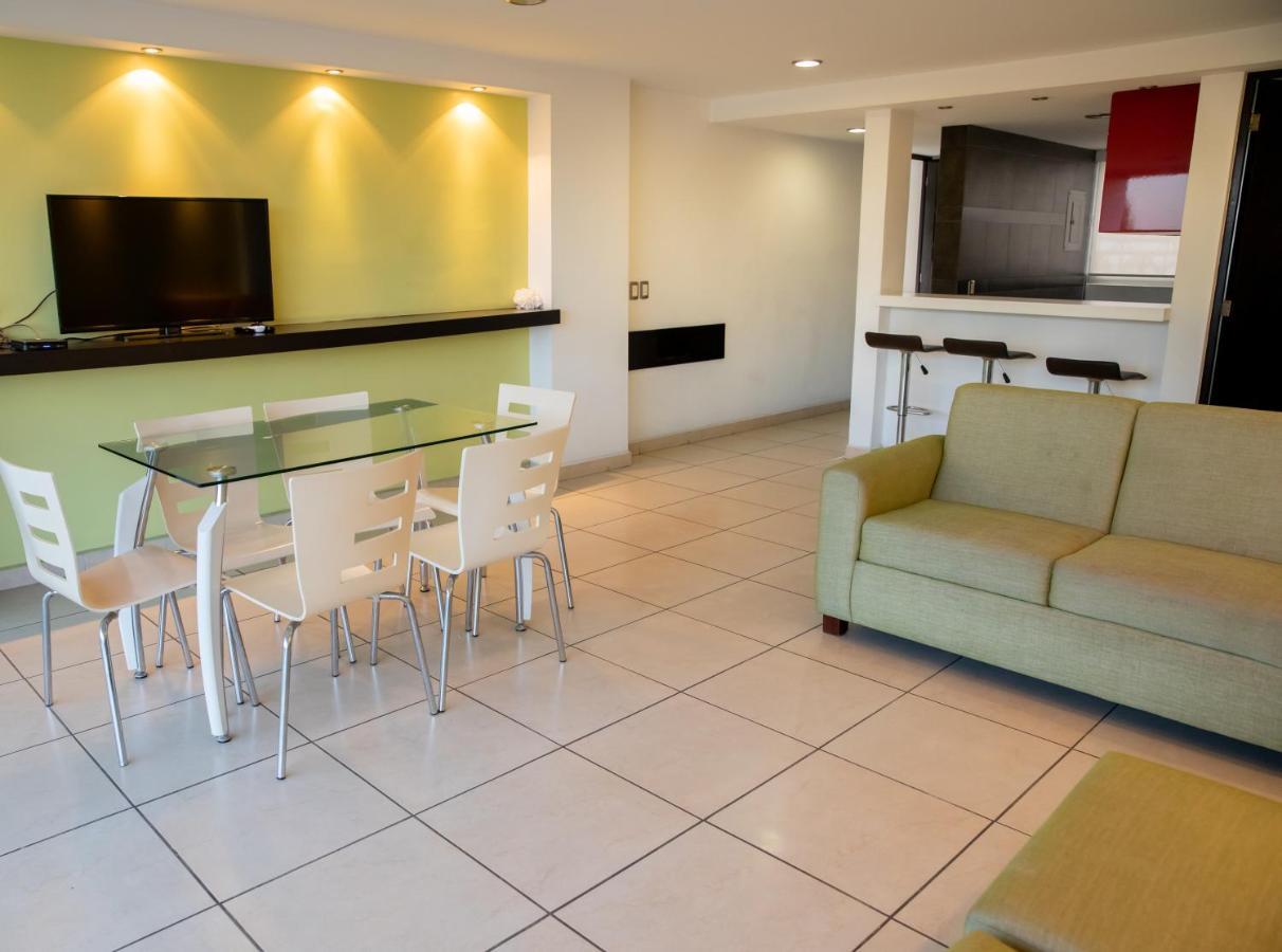 Ramada By Wyndham Acapulco Hotel & Suites Buitenkant foto