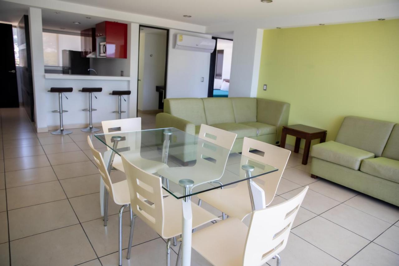 Ramada By Wyndham Acapulco Hotel & Suites Buitenkant foto